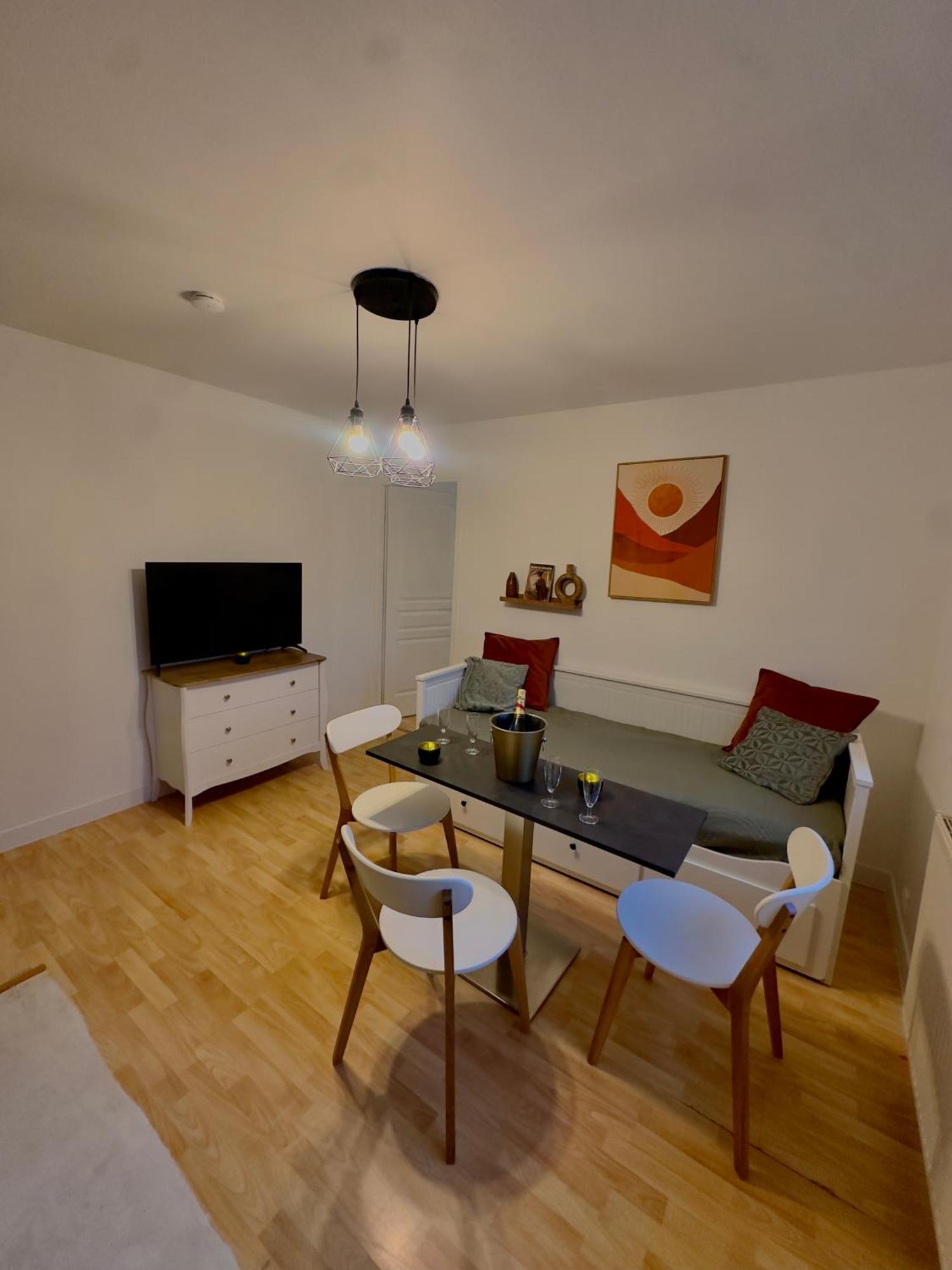 Appartement Chloe Du Lac Montferrat  Ngoại thất bức ảnh