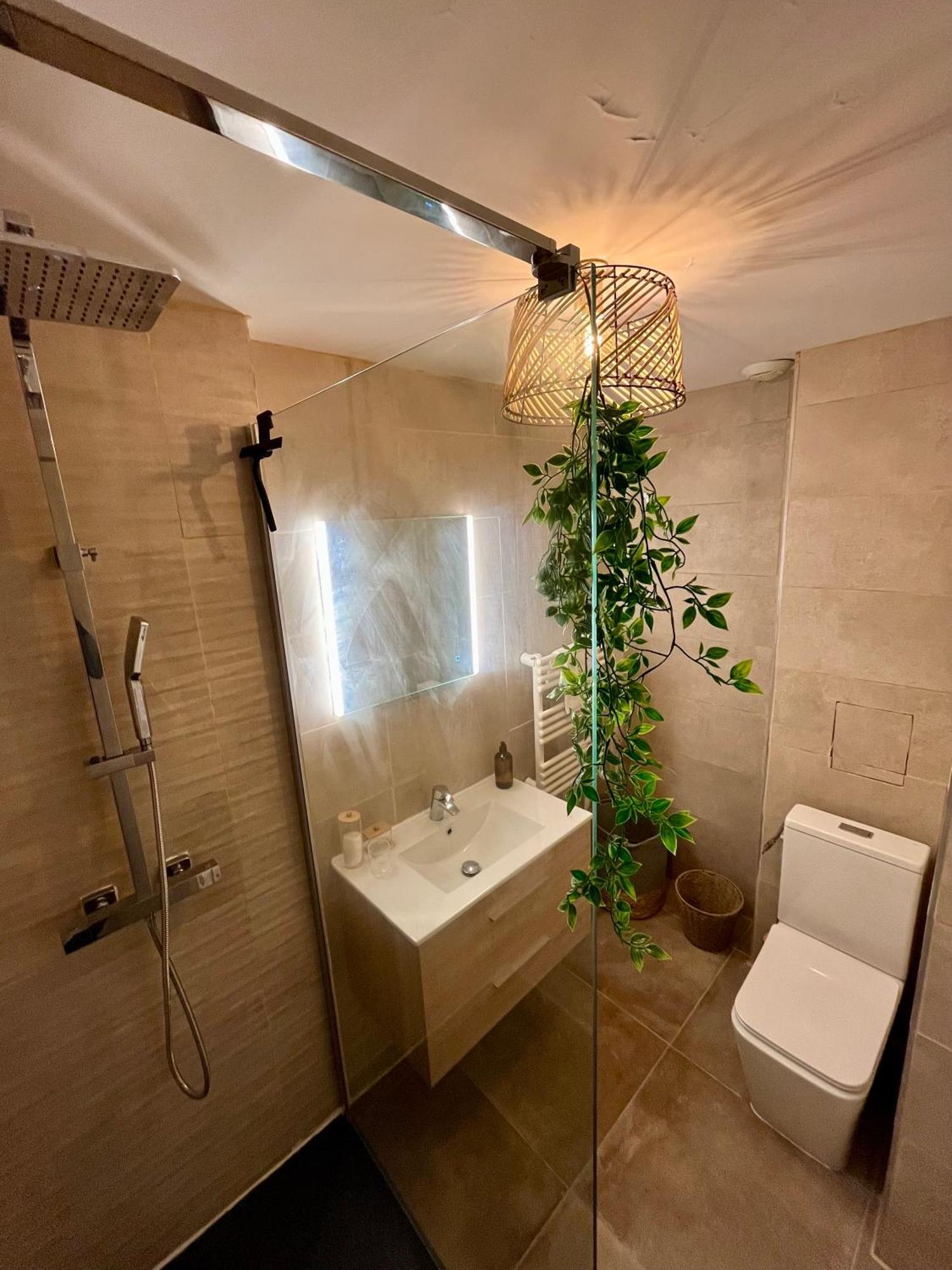 Appartement Chloe Du Lac Montferrat  Ngoại thất bức ảnh